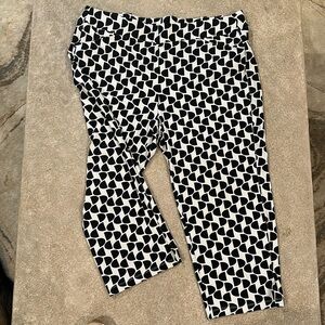 Chico’s Travelers Cropped Pants Size 3